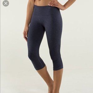Lululemon In the Flow capris pants size 6